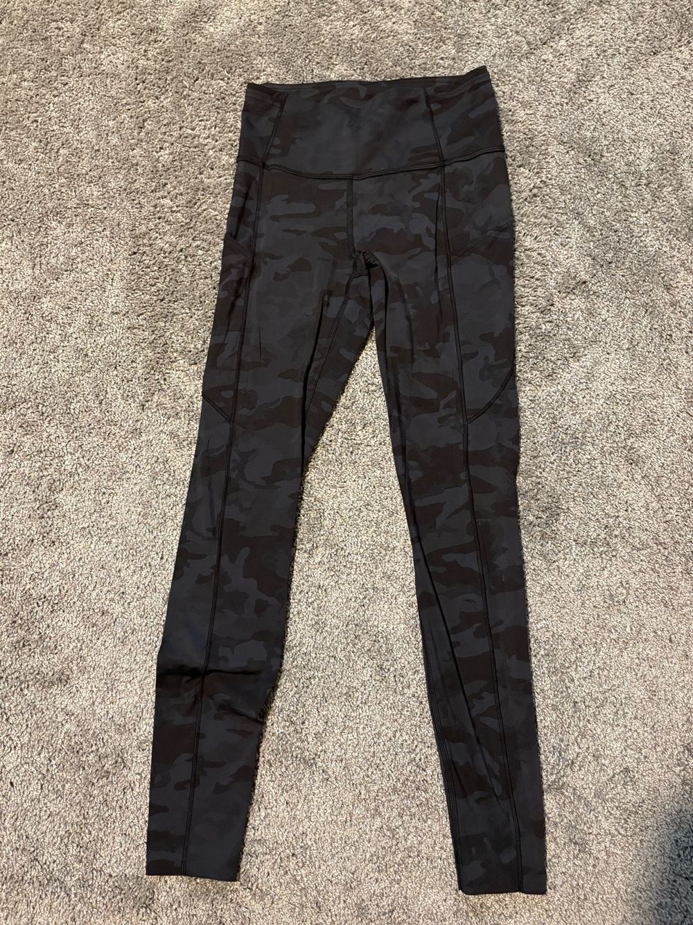 Lululemon Fast and Free Leggings w/ Pockets Size 6
